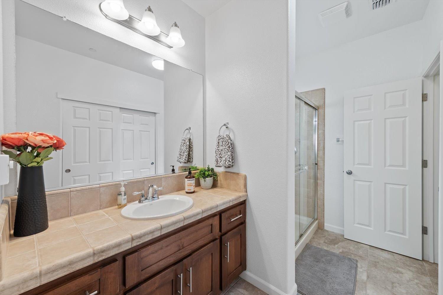 Detail Gallery Image 21 of 58 For 332 Alsace Ct, Roseville,  CA 95747 - 5 Beds | 3/1 Baths
