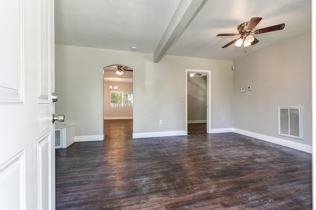 Detail Gallery Image 5 of 28 For 740 Orange St, Yuba City,  CA 95991 - 2 Beds | 2 Baths