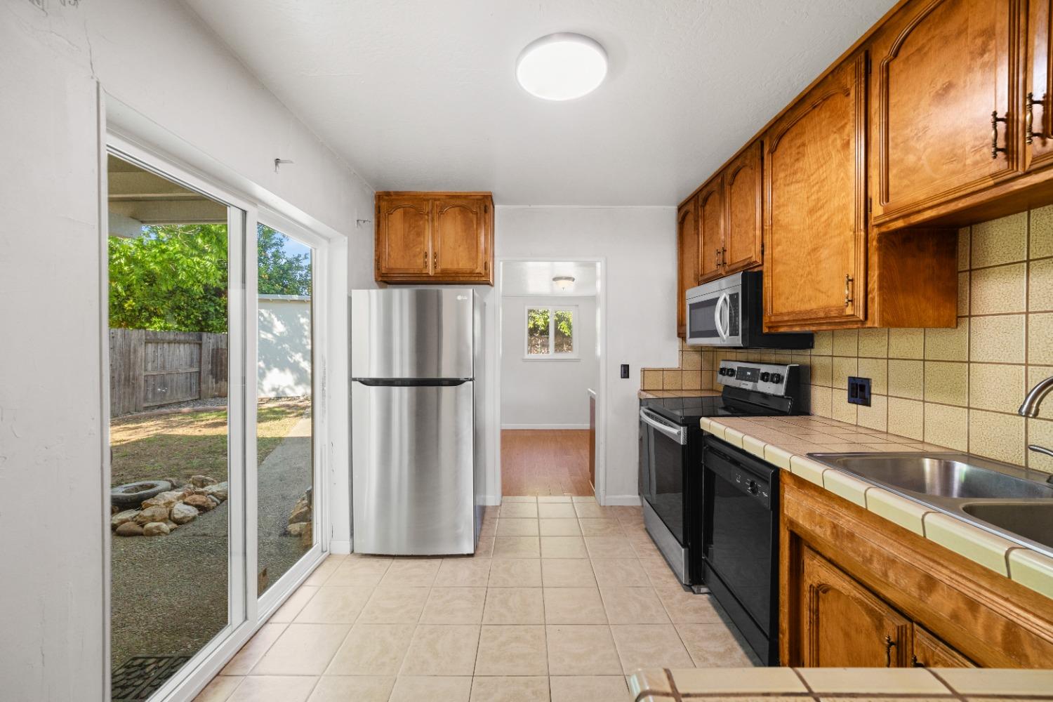 Detail Gallery Image 11 of 29 For 1178 Rosemary, Yuba City,  CA 95991 - 2 Beds | 1 Baths