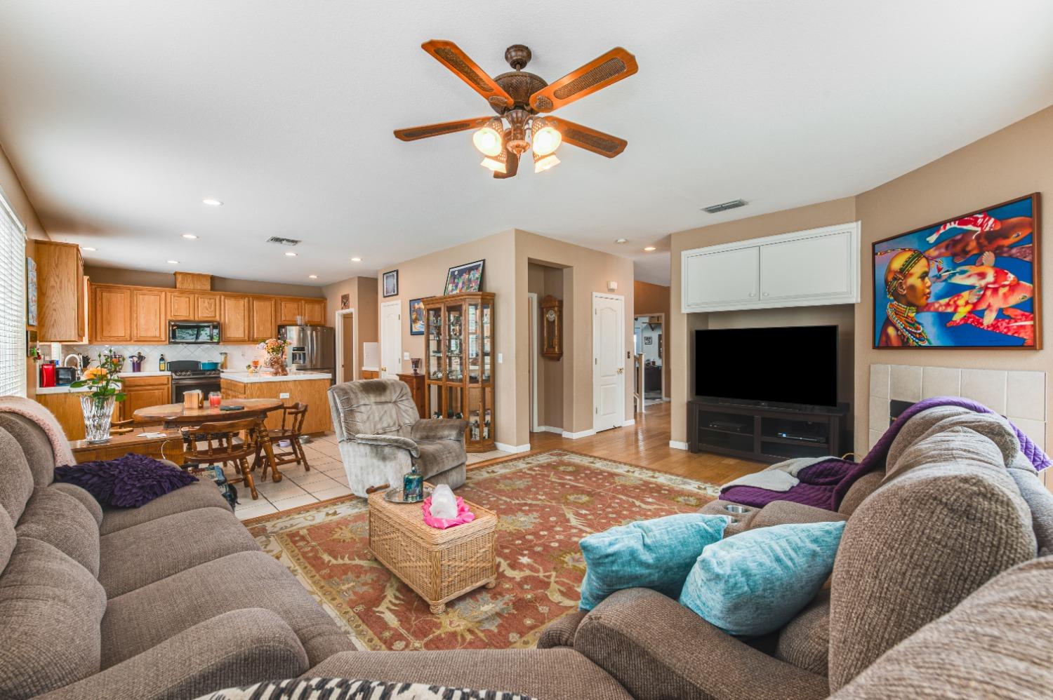 Detail Gallery Image 10 of 29 For 7705 Hyde Park Cir, Antelope,  CA 95843 - 4 Beds | 2/1 Baths
