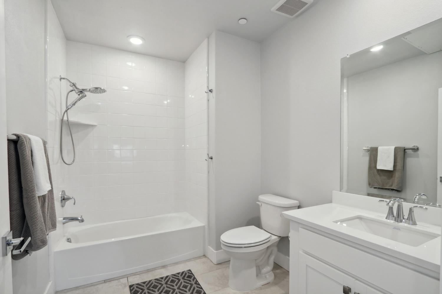 Detail Gallery Image 21 of 46 For 1661 Spring St #222,  Davis,  CA 95616 - 2 Beds | 2/1 Baths
