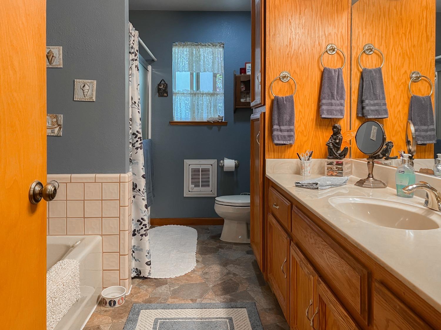 Detail Gallery Image 20 of 39 For 5538 Robinhood Ln, Pollock Pines,  CA 95726 - 2 Beds | 2 Baths