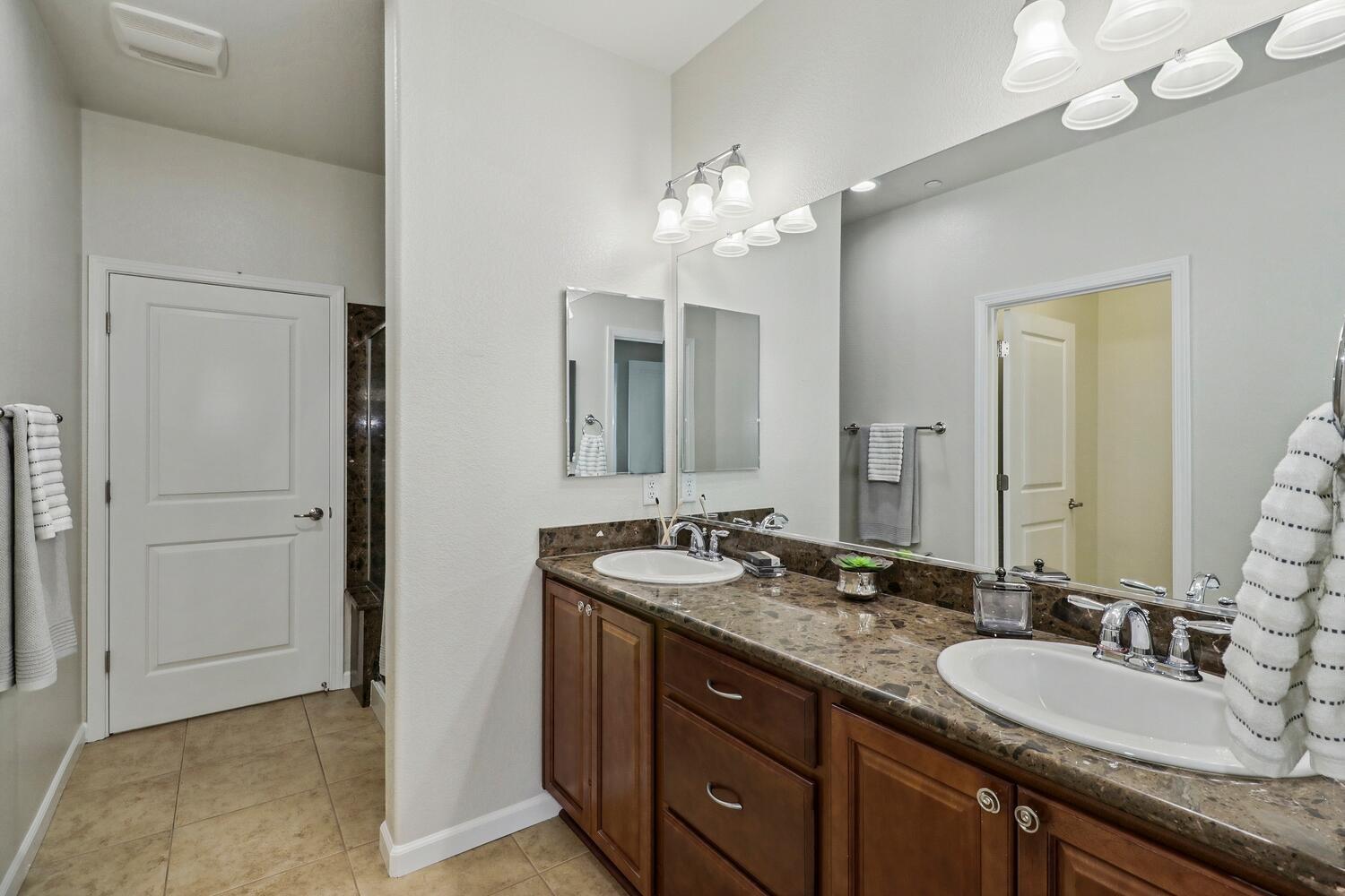 Detail Gallery Image 20 of 50 For 7921 Dearne Way, Elk Grove,  CA 95757 - 2 Beds | 2 Baths