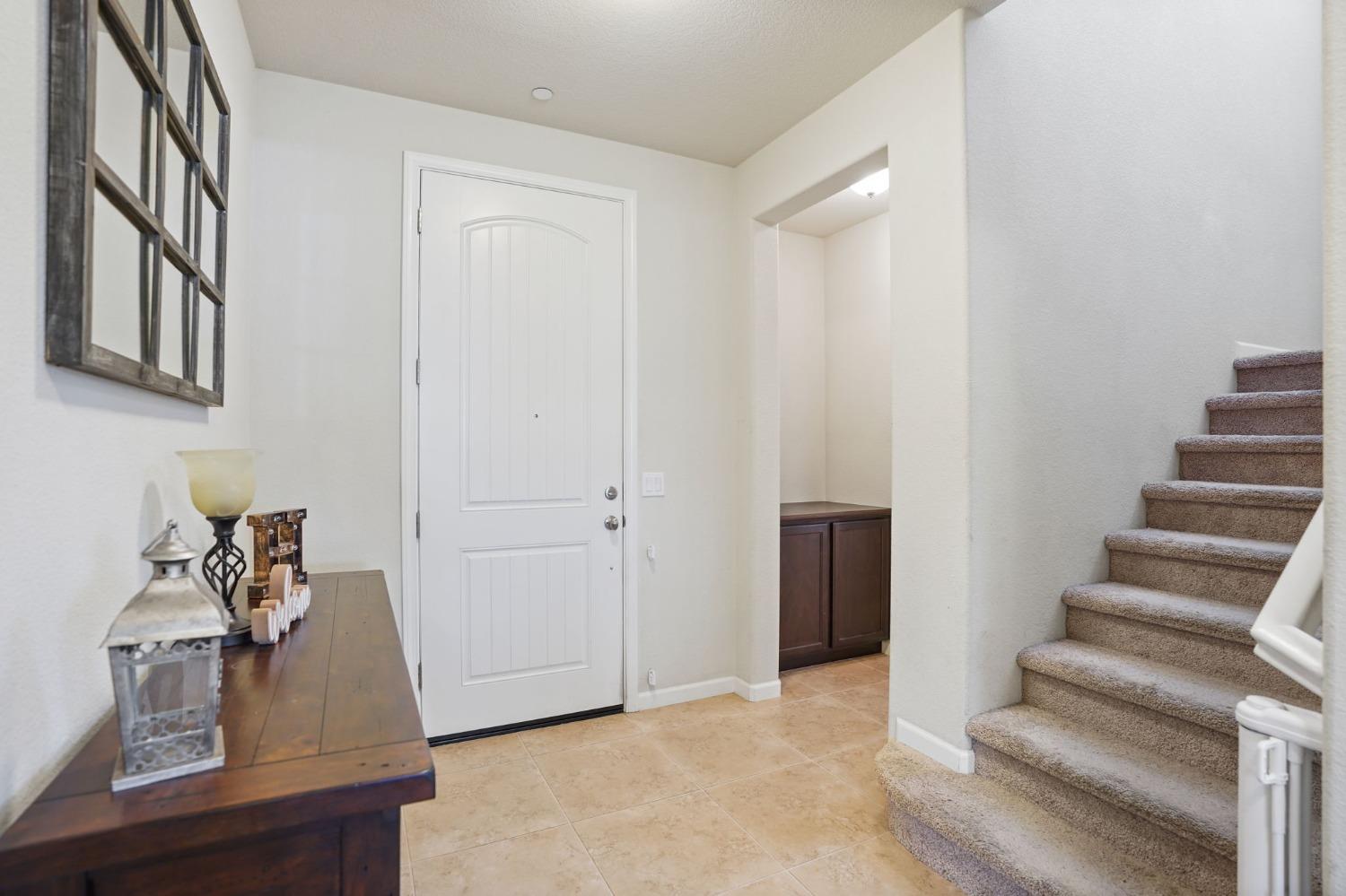 Detail Gallery Image 5 of 38 For 2125 Artistry Dr, Modesto,  CA 95357 - 3 Beds | 2/1 Baths