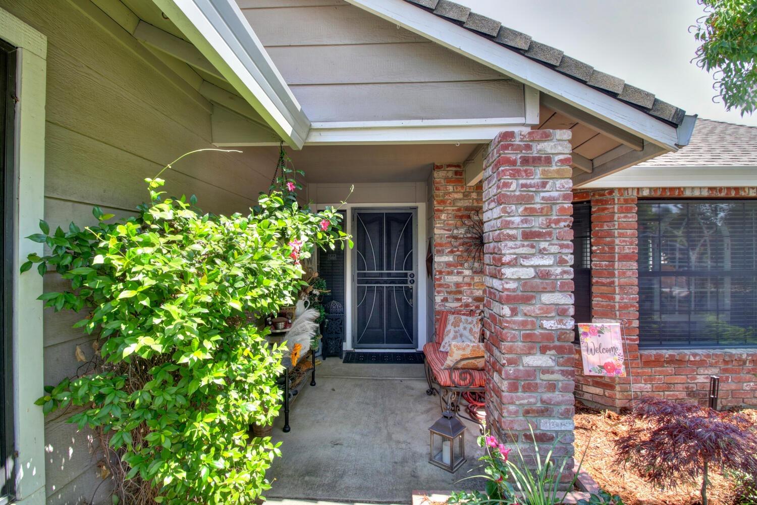 Detail Gallery Image 3 of 60 For 1303 Carnation Ct, Roseville,  CA 95661 - 3 Beds | 2 Baths