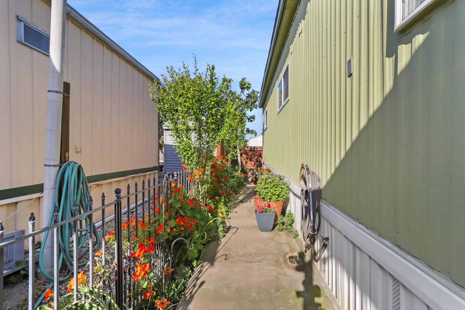 Detail Gallery Image 9 of 33 For 3431 Cherryland Ave 19, Stockton,  CA 95215 - 2 Beds | 2 Baths