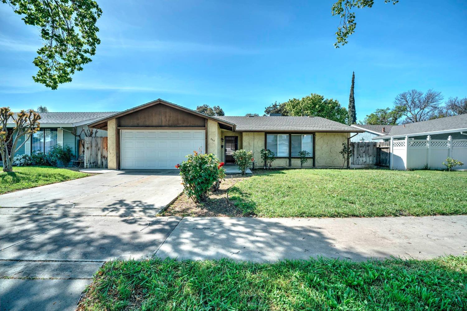 Photo of 854 Columbia Ave in Merced, CA