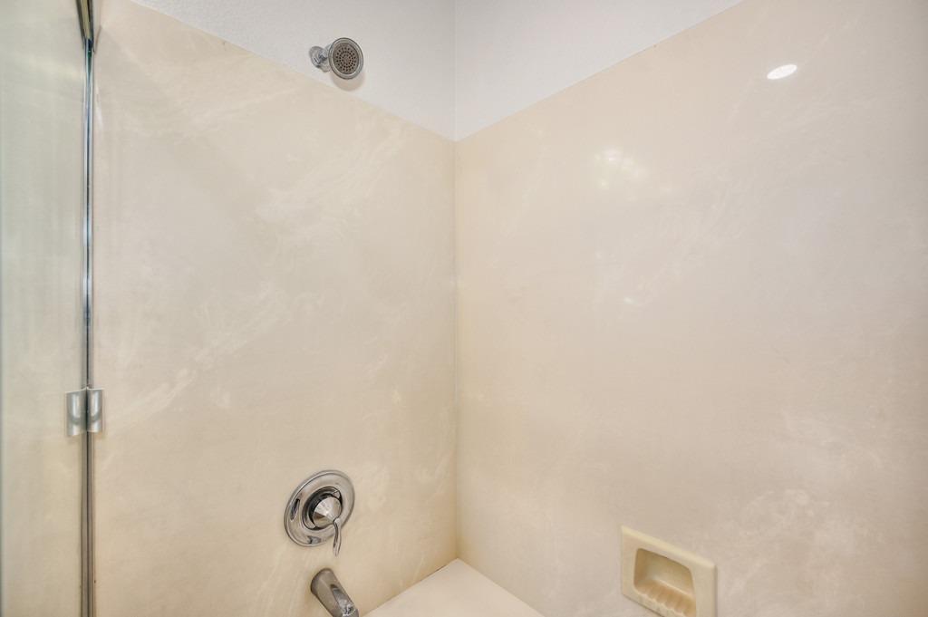 Detail Gallery Image 20 of 27 For 2304 Las Palomas Loop, Lincoln,  CA 95648 - 3 Beds | 3/1 Baths