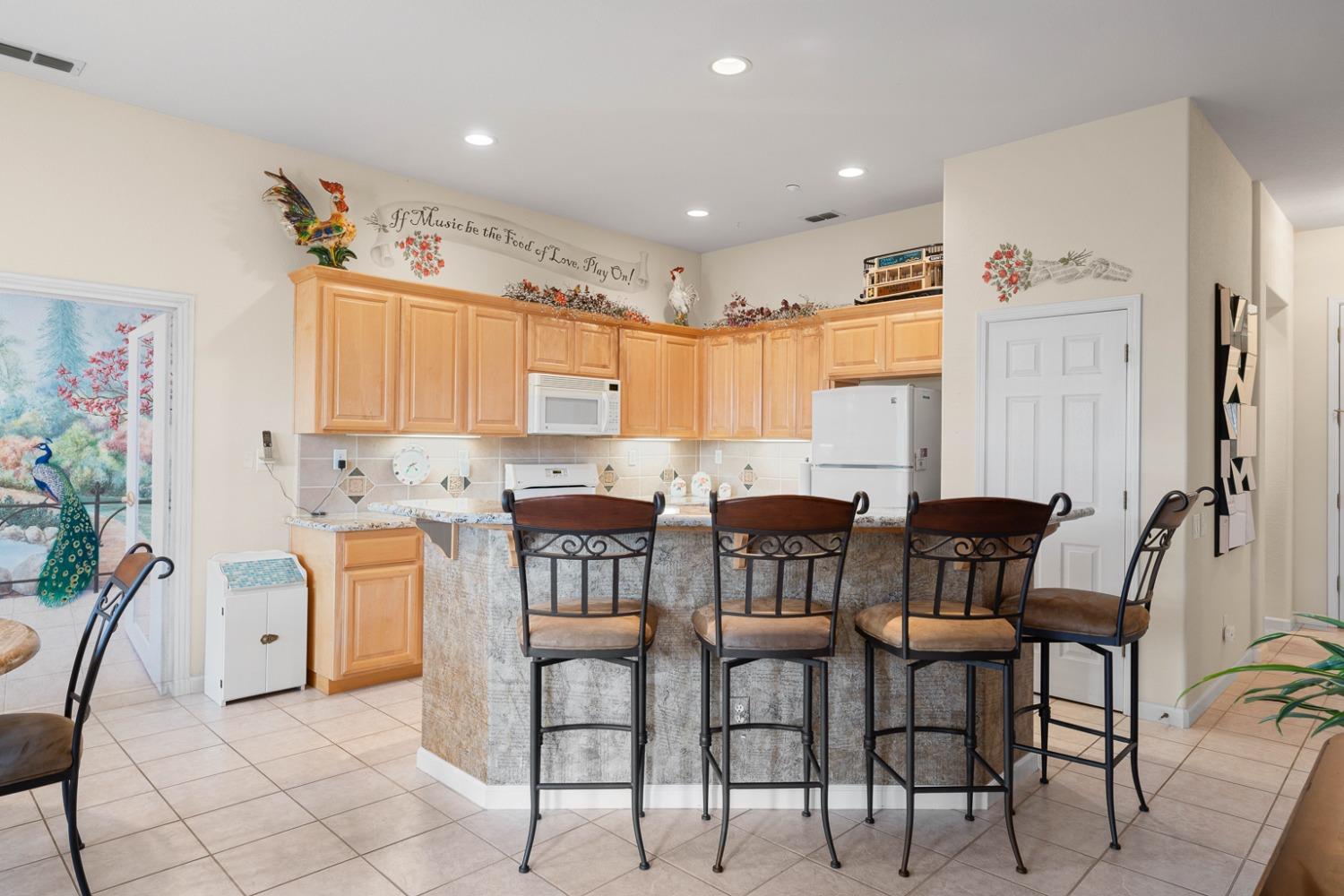 Detail Gallery Image 7 of 35 For 3410 Vincent Ct, Rocklin,  CA 95765 - 2 Beds | 2 Baths