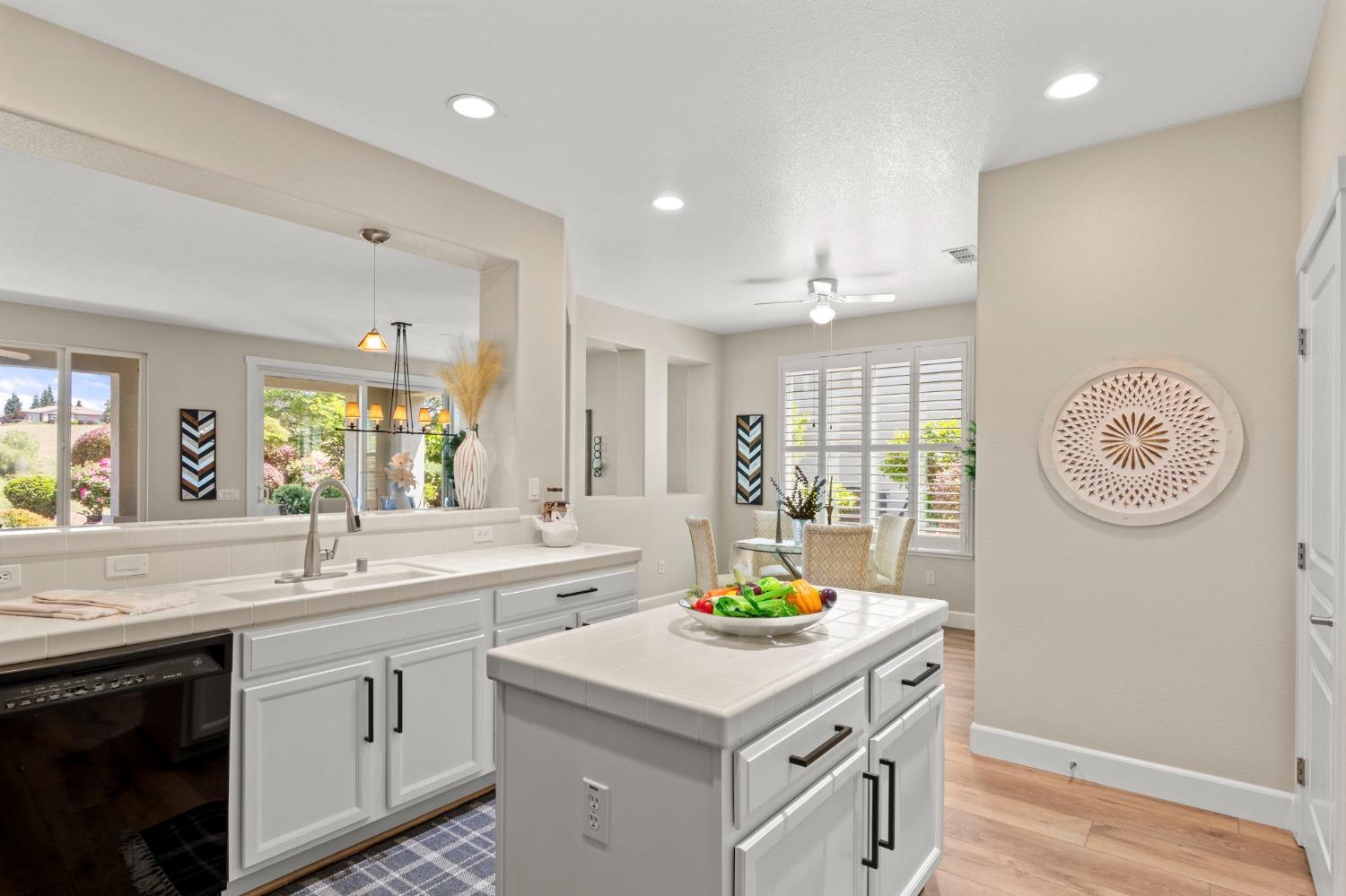 Detail Gallery Image 22 of 61 For 2756 Eagles Peak Ln, Lincoln,  CA 95648 - 2 Beds | 2 Baths