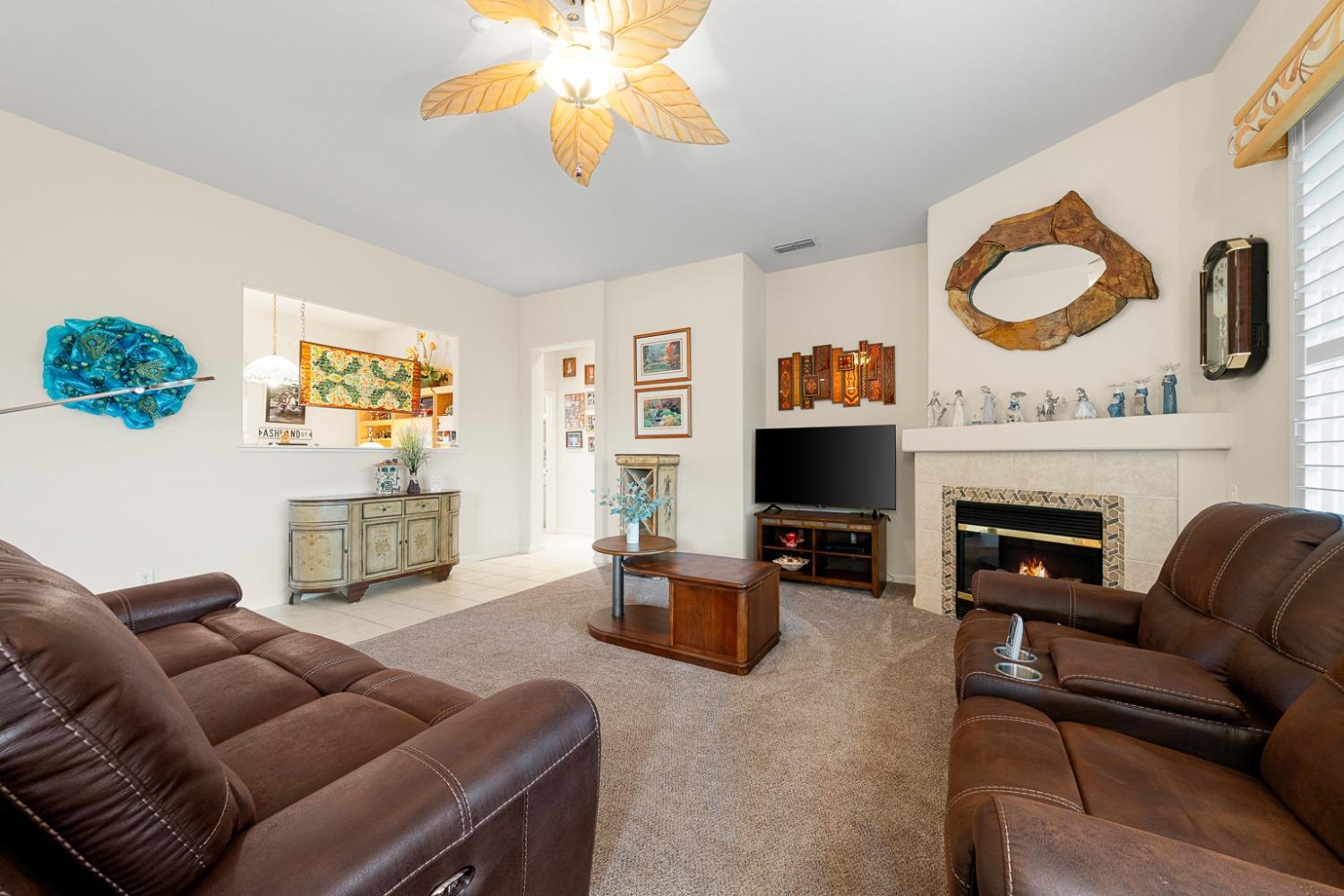 Detail Gallery Image 4 of 35 For 3410 Vincent Ct, Rocklin,  CA 95765 - 2 Beds | 2 Baths