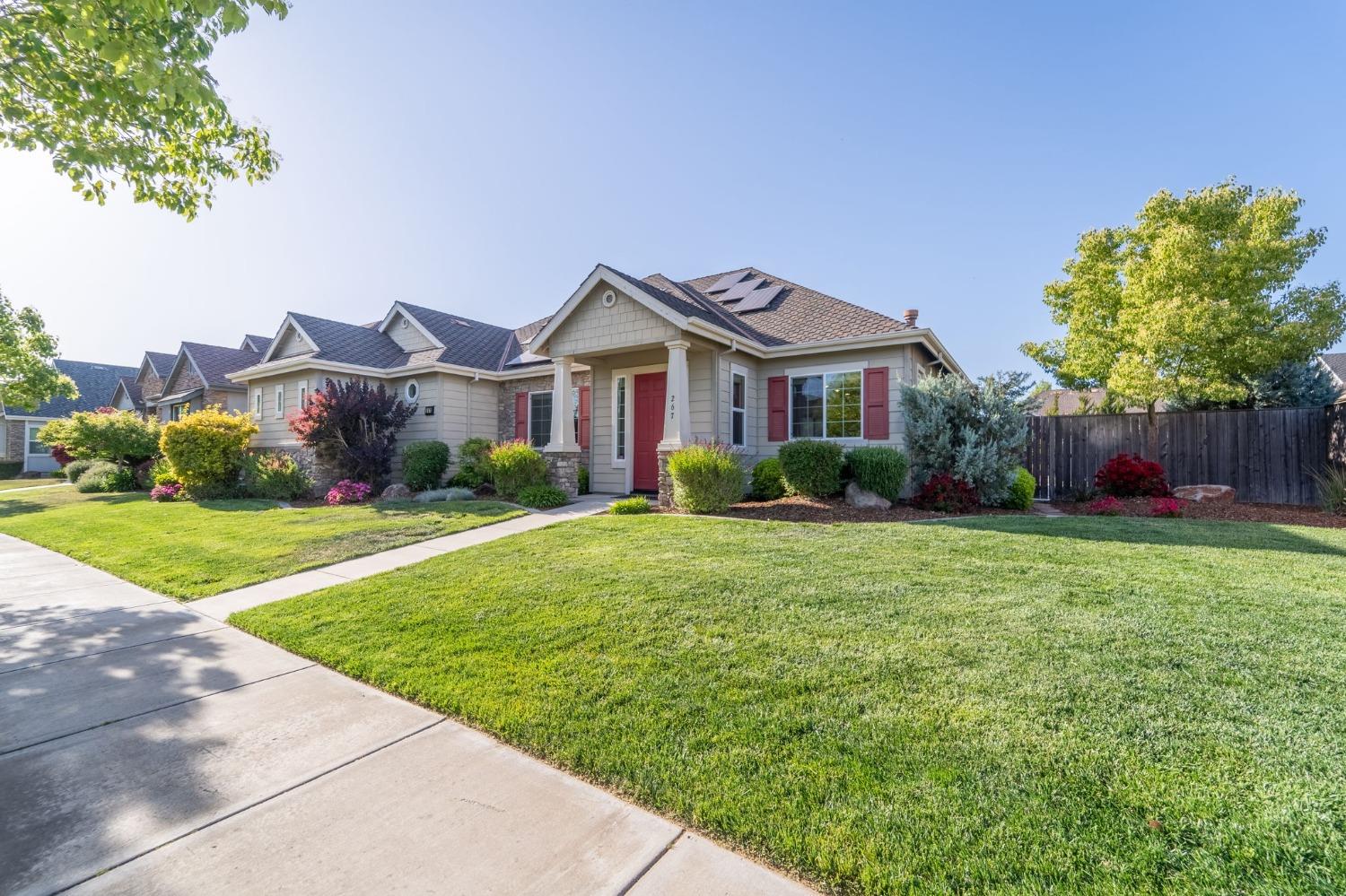 Detail Gallery Image 2 of 38 For 267 Greenstone Way, Ripon,  CA 95366 - 4 Beds | 2 Baths