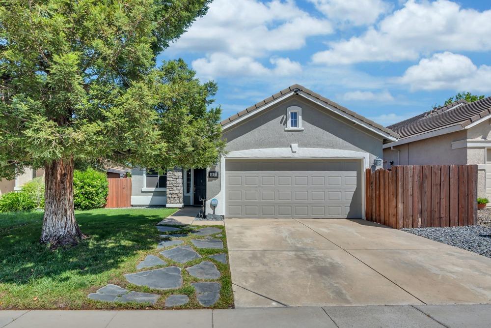 Photo of 5825 Ridgepoint Dr in Antelope, CA