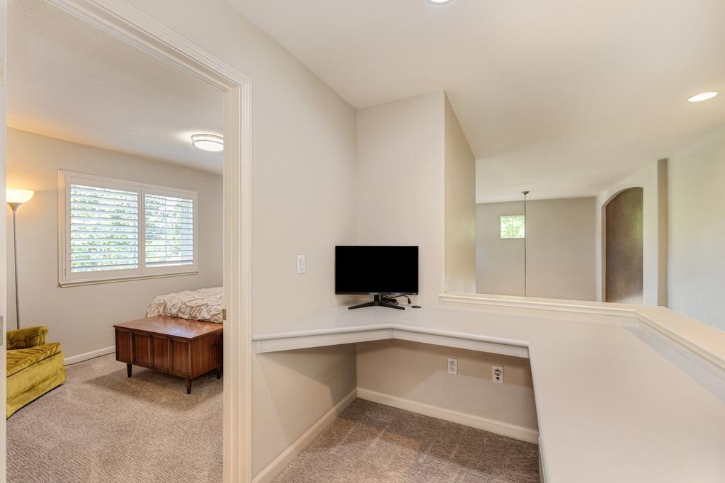 Detail Gallery Image 44 of 59 For 2460 Watercourse Way, Sacramento,  CA 95833 - 3 Beds | 2/1 Baths