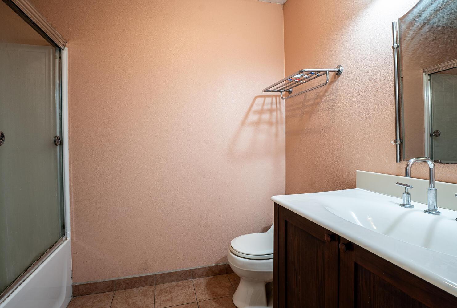 Detail Gallery Image 28 of 40 For 802 W Center St, Manteca,  CA 95337 - 3 Beds | 2 Baths