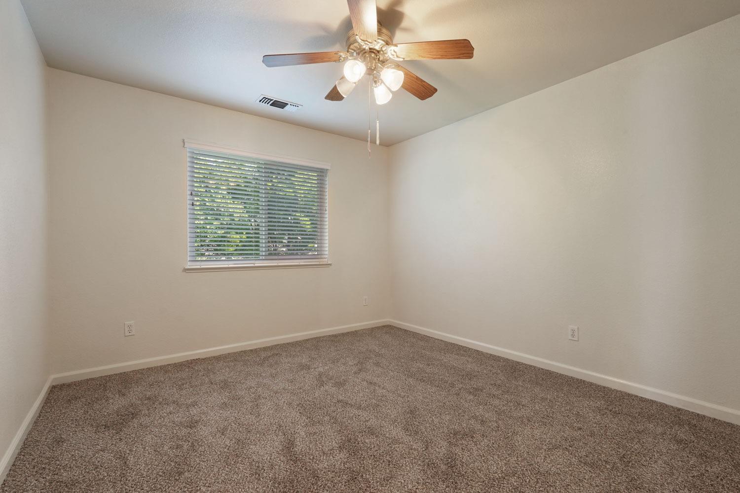 Detail Gallery Image 27 of 47 For 2512 Yosemite Ave, Escalon,  CA 95320 - 4 Beds | 2/1 Baths