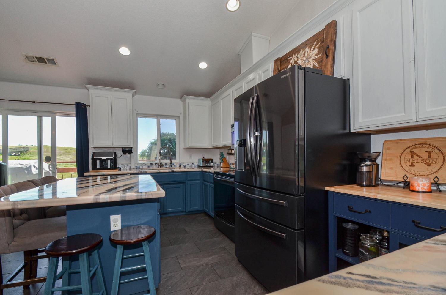 Detail Gallery Image 11 of 32 For 3170 Village Dr, Ione,  CA 95640 - 3 Beds | 2 Baths
