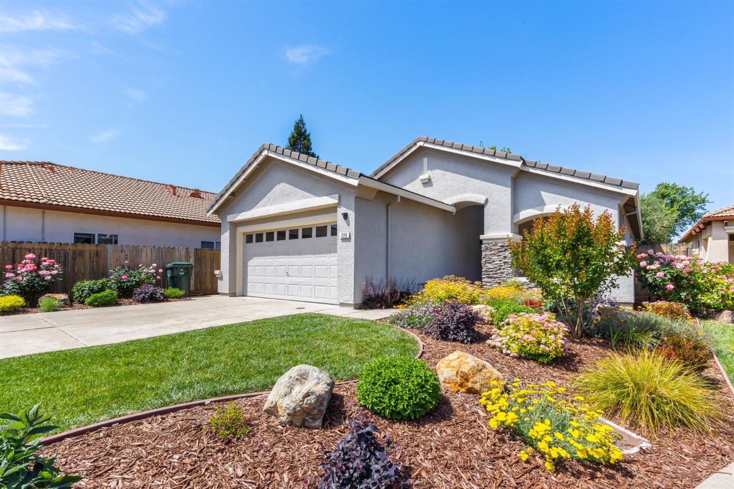 Photo of 225 Blagdon Ct in Roseville, CA
