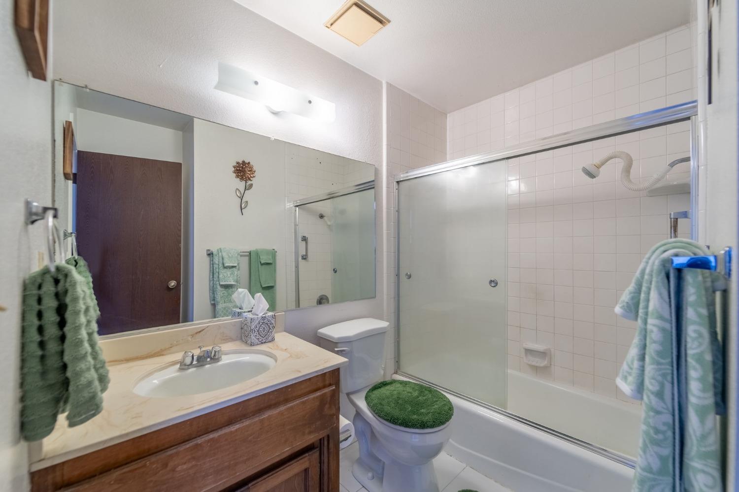 Detail Gallery Image 23 of 27 For 938 Claremont Ct, Modesto,  CA 95356 - 3 Beds | 2/1 Baths