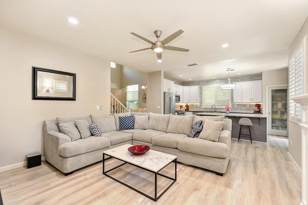 Detail Gallery Image 21 of 59 For 2460 Watercourse Way, Sacramento,  CA 95833 - 3 Beds | 2/1 Baths
