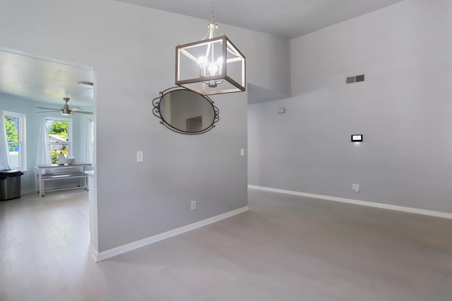 Detail Gallery Image 16 of 43 For 894 Cedar Canyon Cir, Galt,  CA 95632 - 4 Beds | 2 Baths