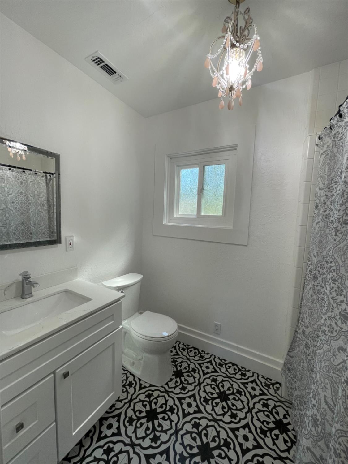 Detail Gallery Image 12 of 49 For 1234 N Baker, Stockton,  CA 95203 - 3 Beds | 1/1 Baths
