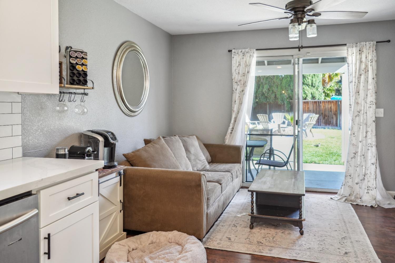 Detail Gallery Image 9 of 41 For 1862 Clemson Ct, Los Banos,  CA 93635 - 3 Beds | 2/1 Baths