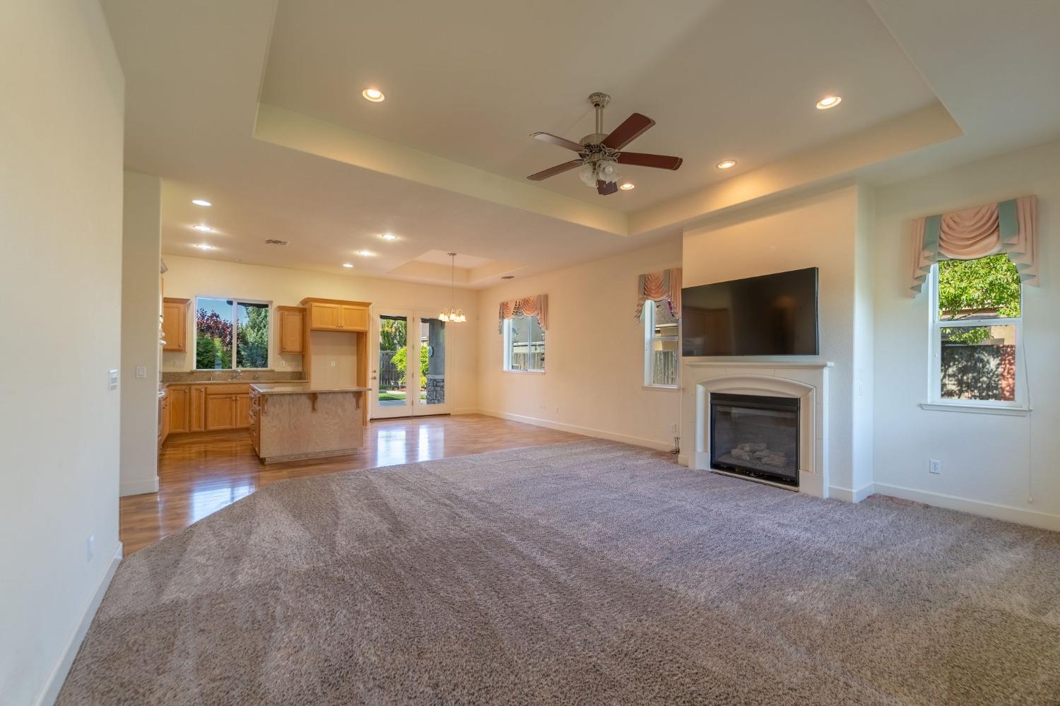 Detail Gallery Image 9 of 38 For 267 Greenstone Way, Ripon,  CA 95366 - 4 Beds | 2 Baths