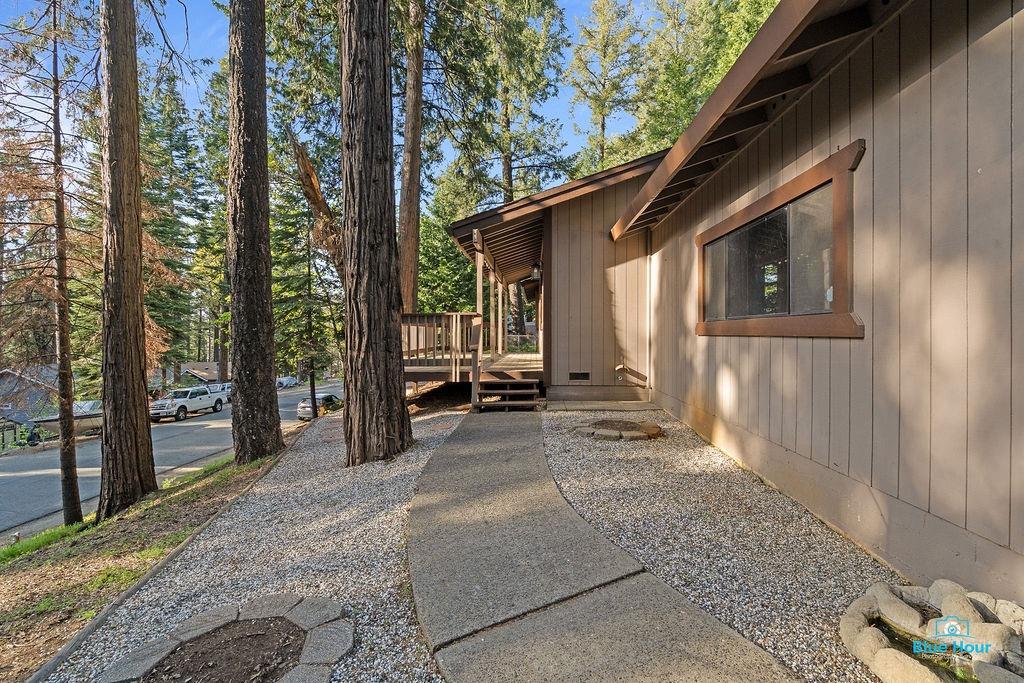 Detail Gallery Image 5 of 37 For 3095 Castlewood Circle, Pollock Pines,  CA 95726 - 3 Beds | 2 Baths