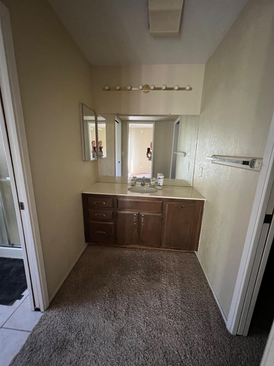 Detail Gallery Image 9 of 22 For 1922 Venetian Dr, Stockton,  CA 95207 - 2 Beds | 2 Baths