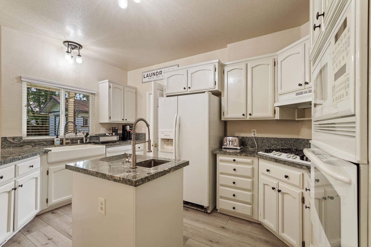Detail Gallery Image 15 of 47 For 2512 Yosemite Ave, Escalon,  CA 95320 - 4 Beds | 2/1 Baths