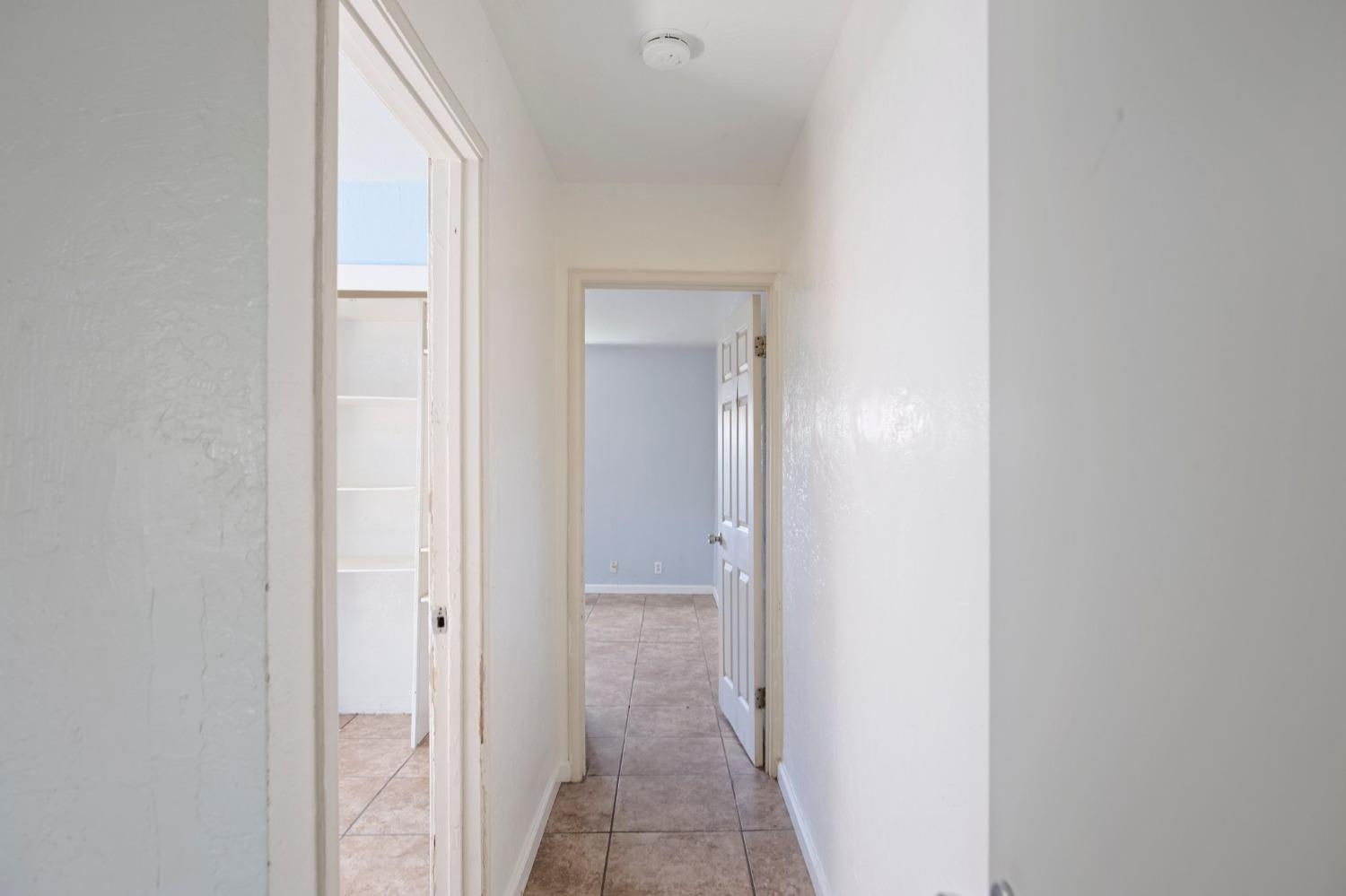 Detail Gallery Image 10 of 30 For 1318 Holm Ave, Modesto,  CA 95351 - 2 Beds | 1 Baths