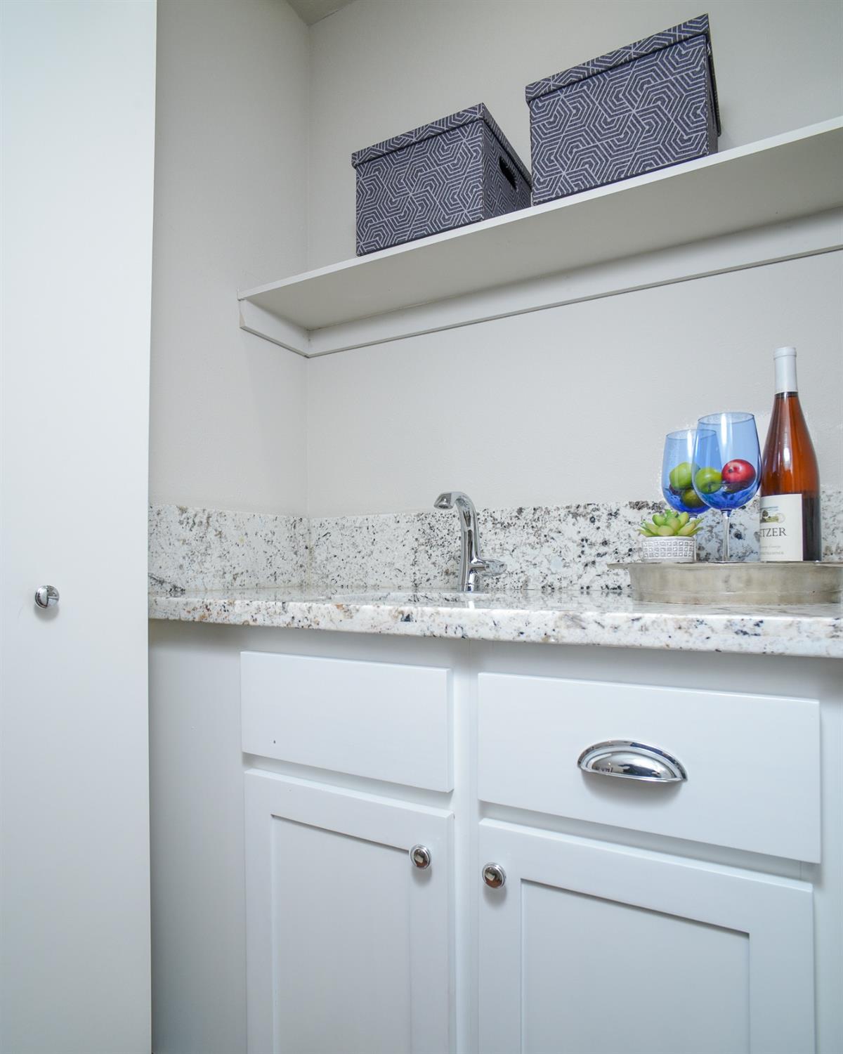 Detail Gallery Image 16 of 56 For 945 Commons Dr, Sacramento,  CA 95825 - 2 Beds | 2 Baths