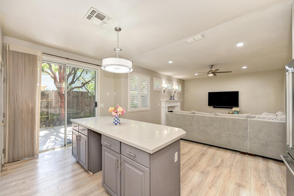 Detail Gallery Image 29 of 59 For 2460 Watercourse Way, Sacramento,  CA 95833 - 3 Beds | 2/1 Baths