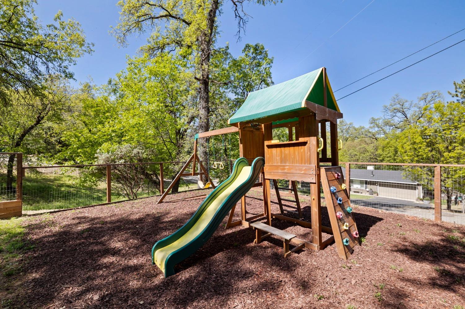 Detail Gallery Image 50 of 63 For 21639 Crystal Lake Dr, Sonora,  CA 95370 - 3 Beds | 2 Baths