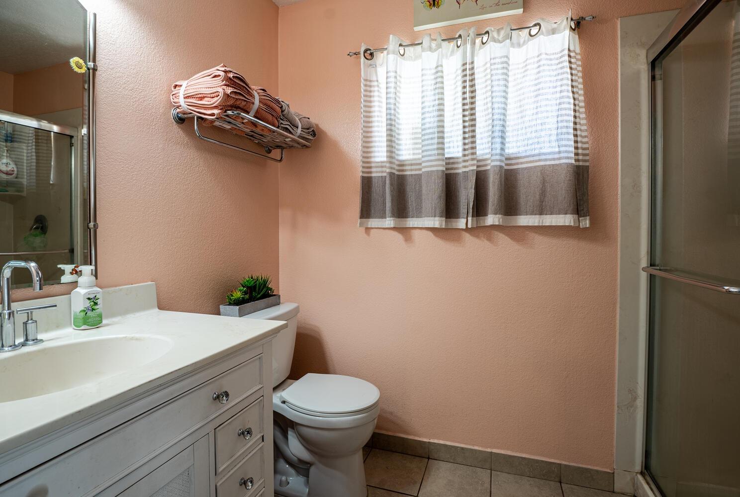 Detail Gallery Image 27 of 40 For 802 W Center St, Manteca,  CA 95337 - 4 Beds | 2 Baths