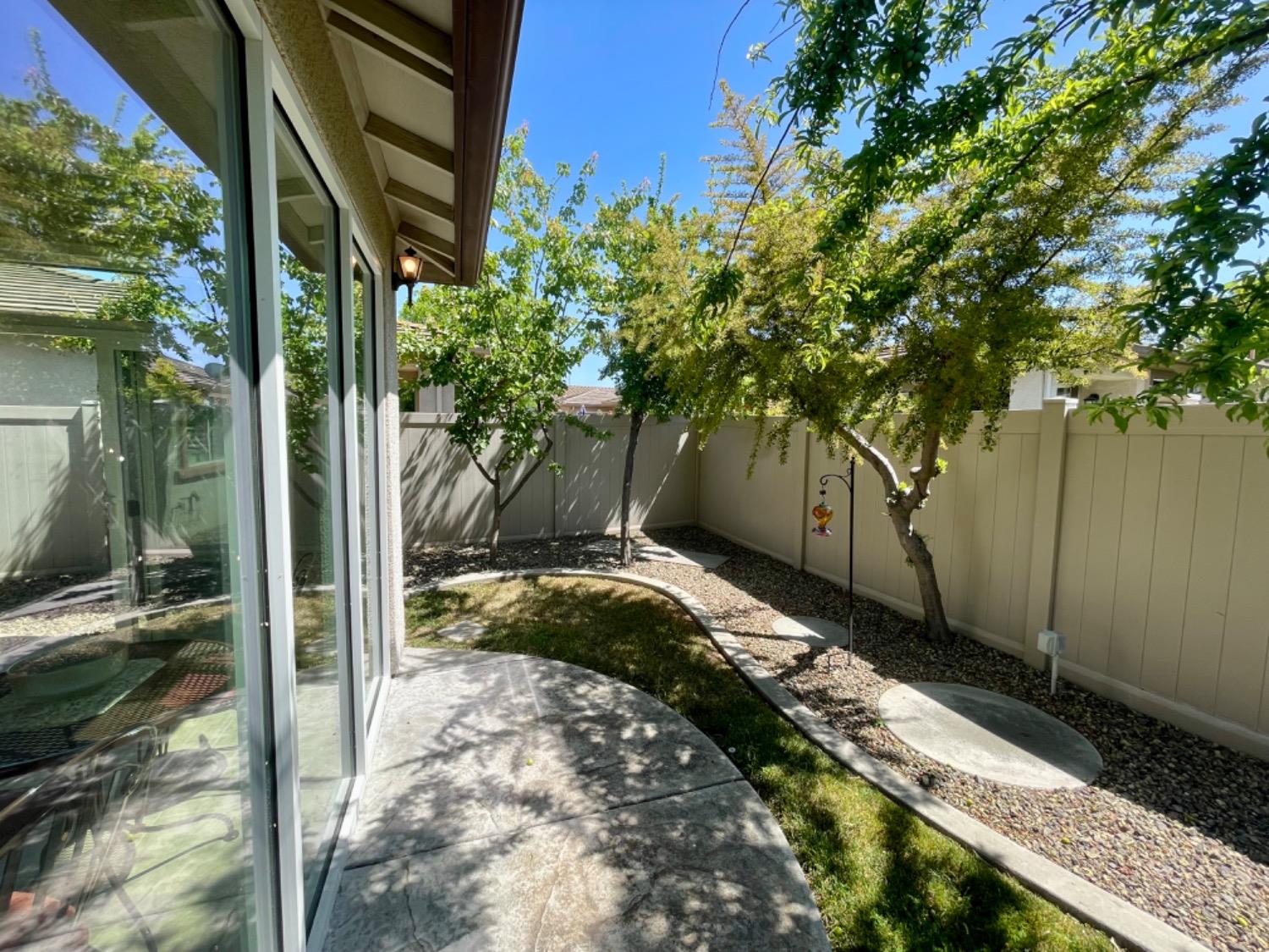Detail Gallery Image 44 of 80 For 2337 Shadow Berry Dr, Manteca,  CA 95336 - 2 Beds | 2 Baths