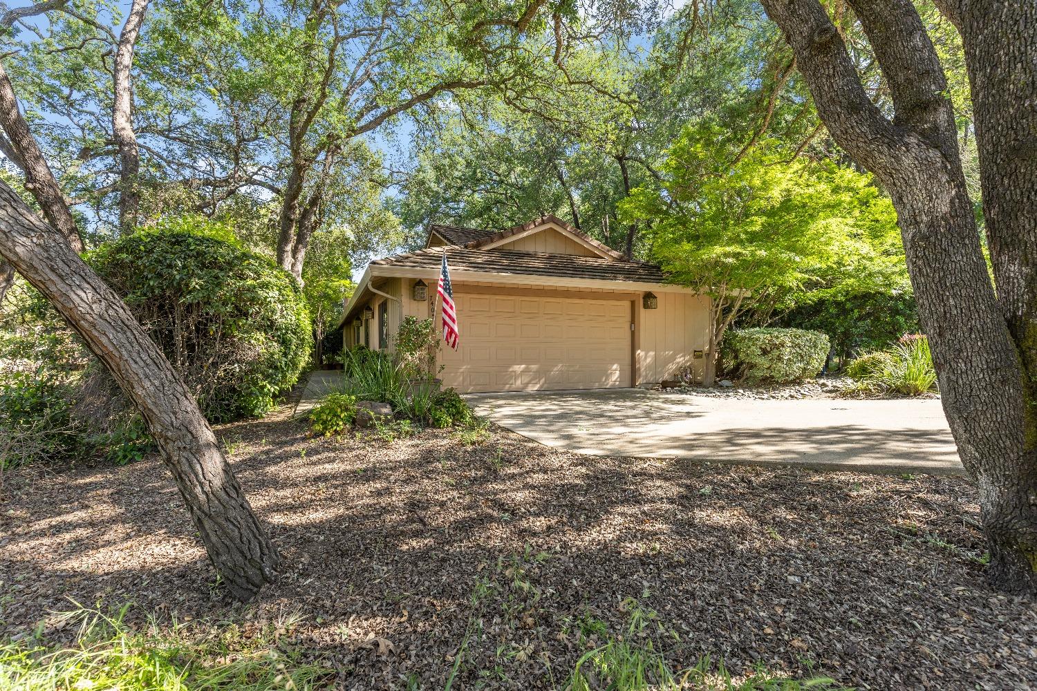 Photo of 7405 Black Tree Ln in Citrus Heights, CA