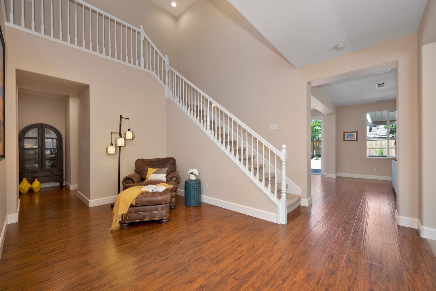 Detail Gallery Image 13 of 55 For 1606 Chalcedony Way, Folsom,  CA 95630 - 5 Beds | 3/1 Baths