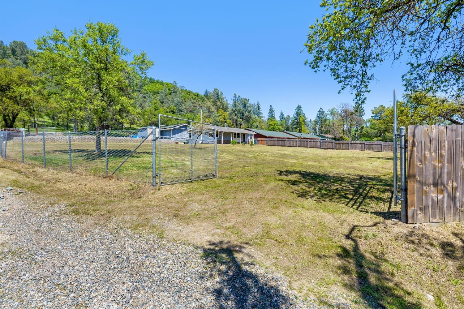 Detail Gallery Image 9 of 26 For 3779 Pleasant Valley Rd, Placerville,  CA 95667 - 2 Beds | 1 Baths