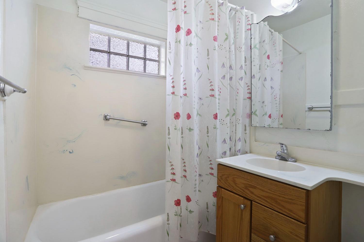 Detail Gallery Image 21 of 47 For 1235 W Park St, Stockton,  CA 95203 - 2 Beds | 2 Baths
