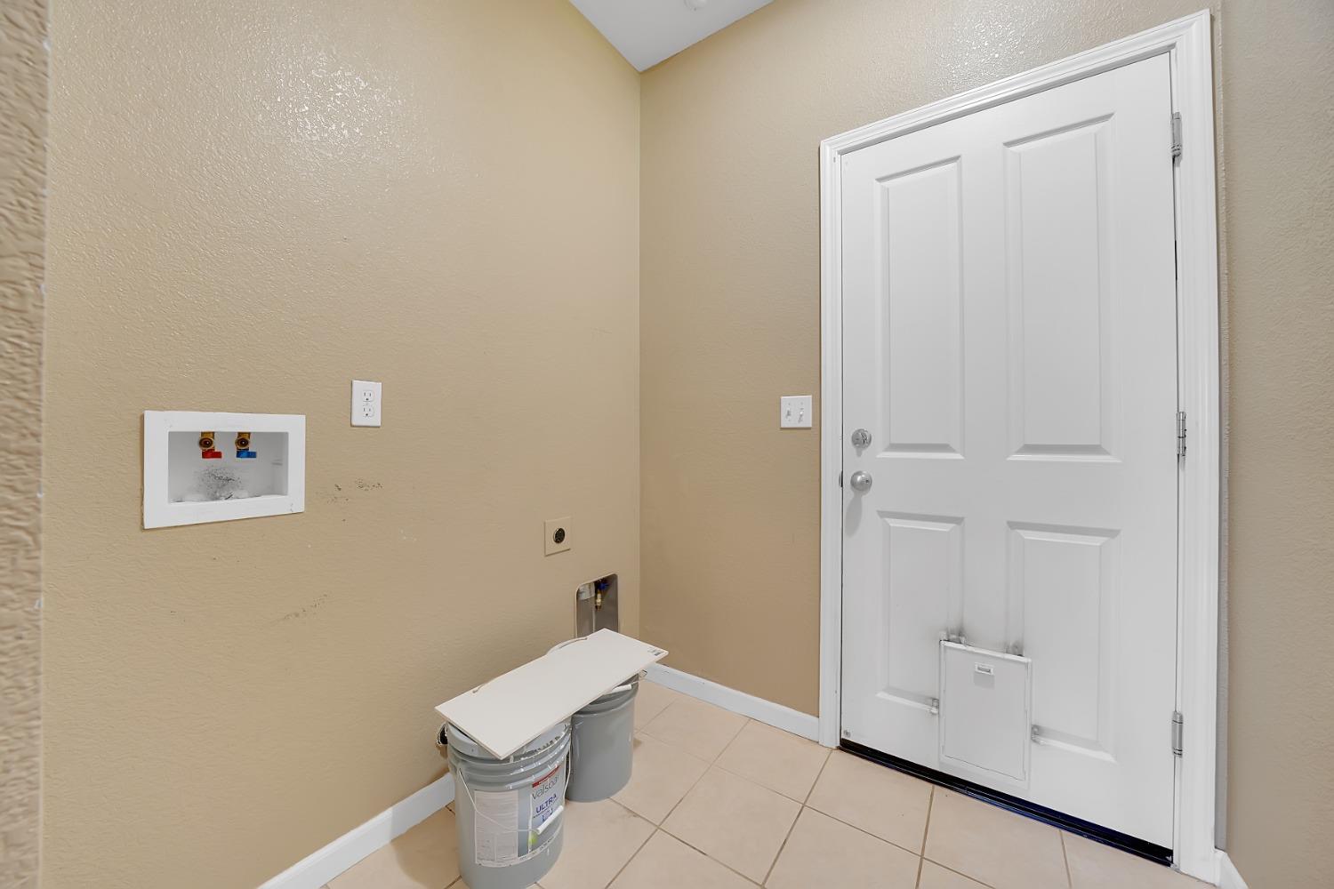Detail Gallery Image 22 of 27 For 379 Fairway Dr, Ione,  CA 95640 - 3 Beds | 2 Baths
