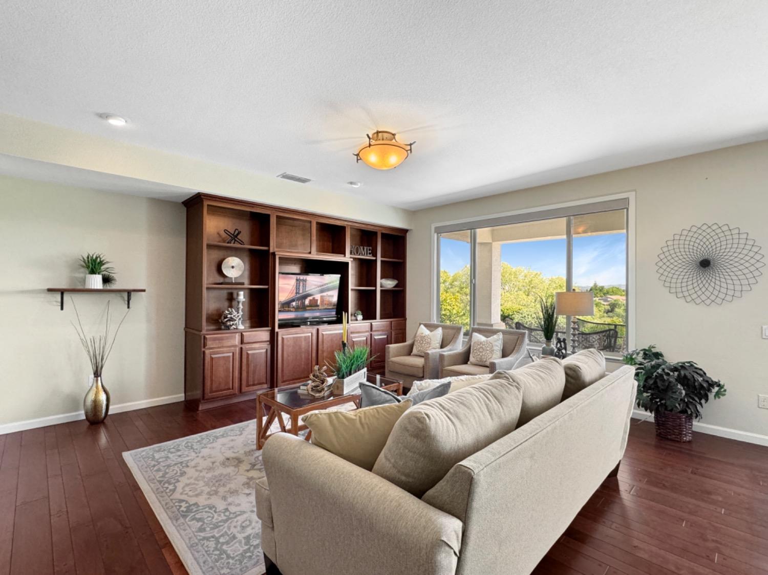 Detail Gallery Image 11 of 56 For 1562 Summerhill Ln, Lincoln,  CA 95648 - 2 Beds | 2 Baths