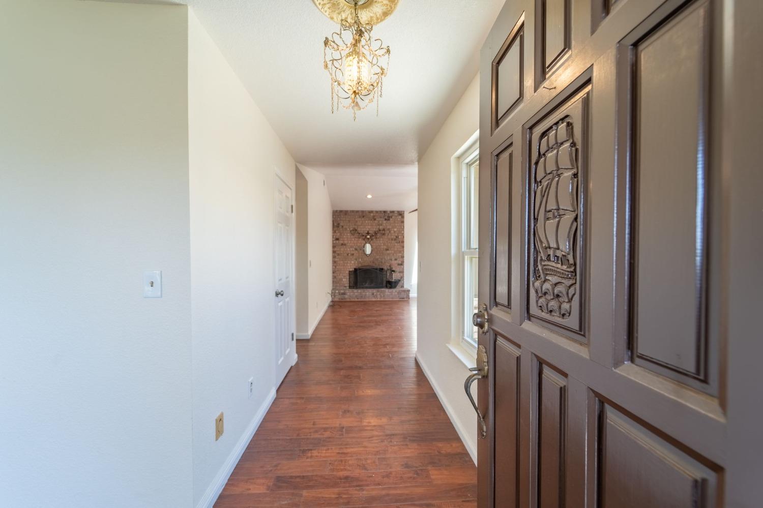 Detail Gallery Image 9 of 39 For 1595 Nicklaus Way, Manteca,  CA 95337 - 3 Beds | 2 Baths