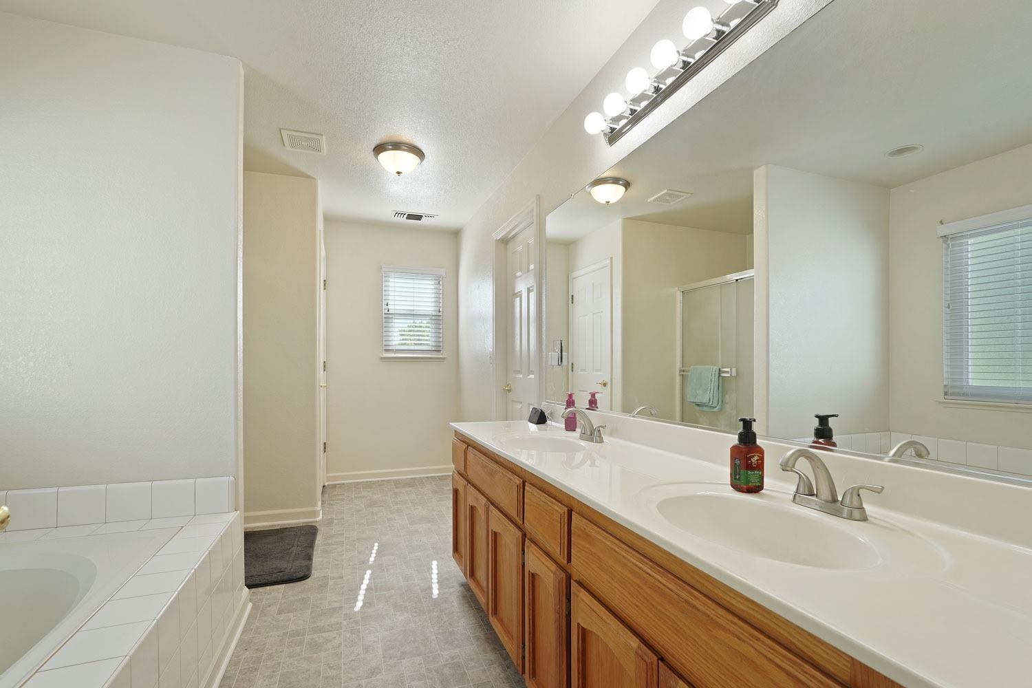 Detail Gallery Image 36 of 47 For 2512 Yosemite Ave, Escalon,  CA 95320 - 4 Beds | 2/1 Baths