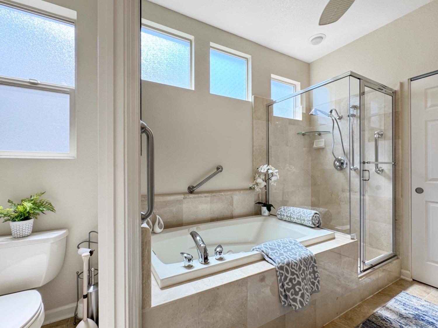 Detail Gallery Image 38 of 56 For 1562 Summerhill Ln, Lincoln,  CA 95648 - 2 Beds | 2 Baths