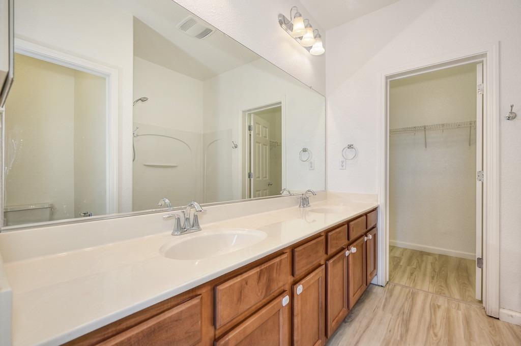 Detail Gallery Image 12 of 27 For 2304 Las Palomas Loop, Lincoln,  CA 95648 - 3 Beds | 3/1 Baths