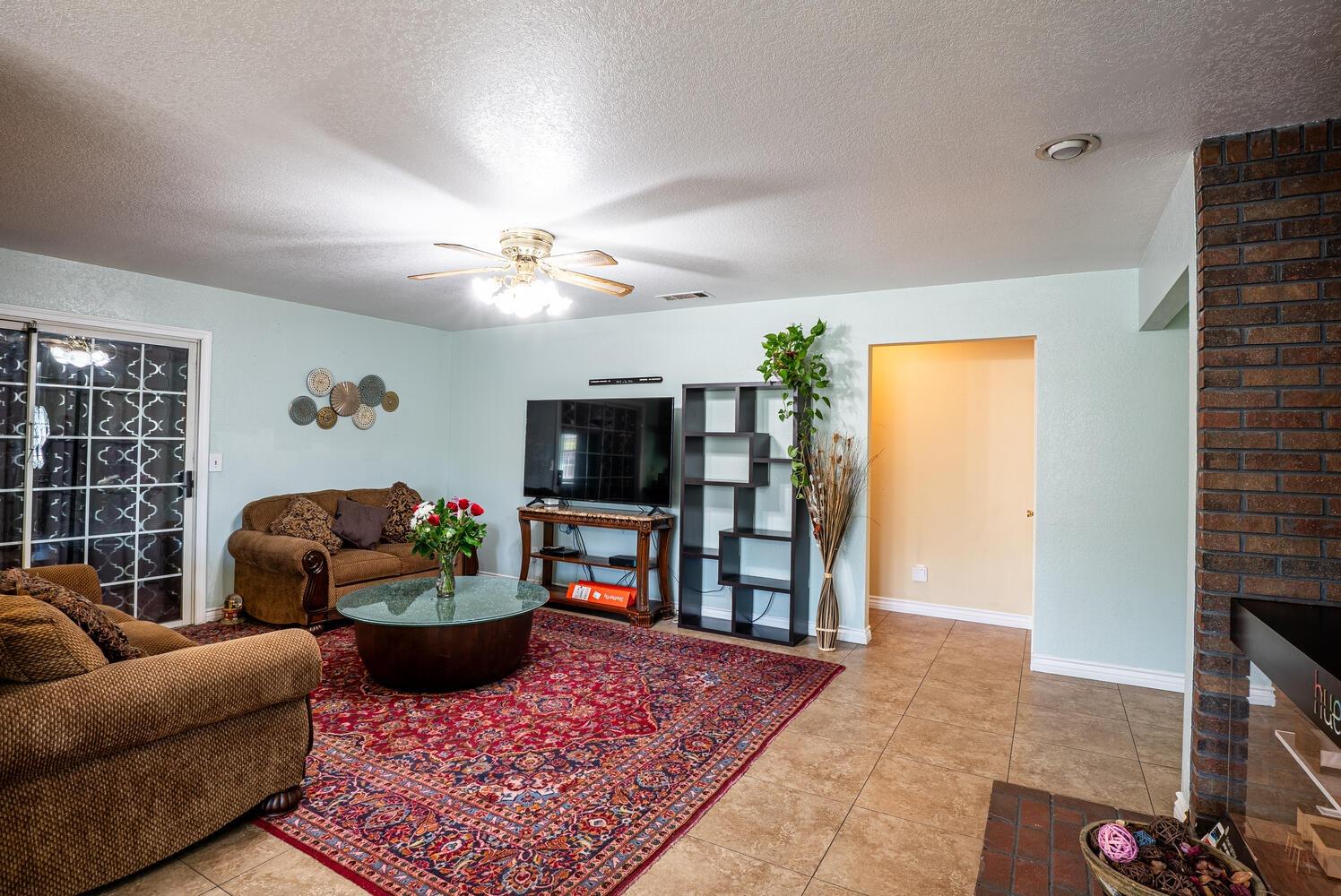 Detail Gallery Image 14 of 40 For 802 W Center St, Manteca,  CA 95337 - 3 Beds | 2 Baths