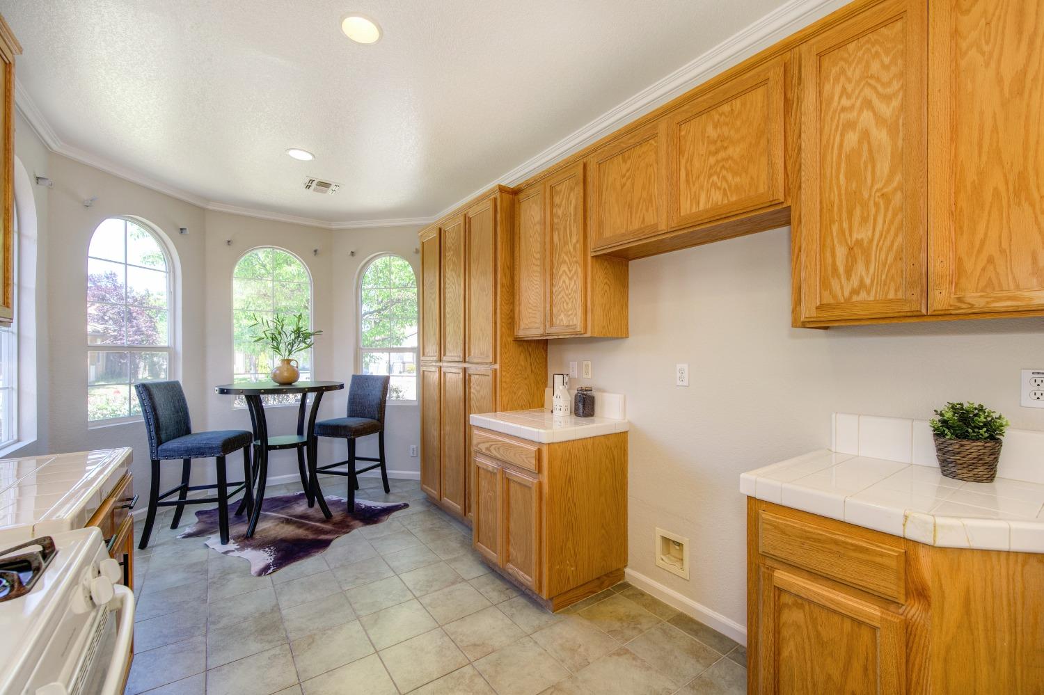 Detail Gallery Image 15 of 28 For 7 Windchime Ct, Sacramento,  CA 95823 - 3 Beds | 2 Baths