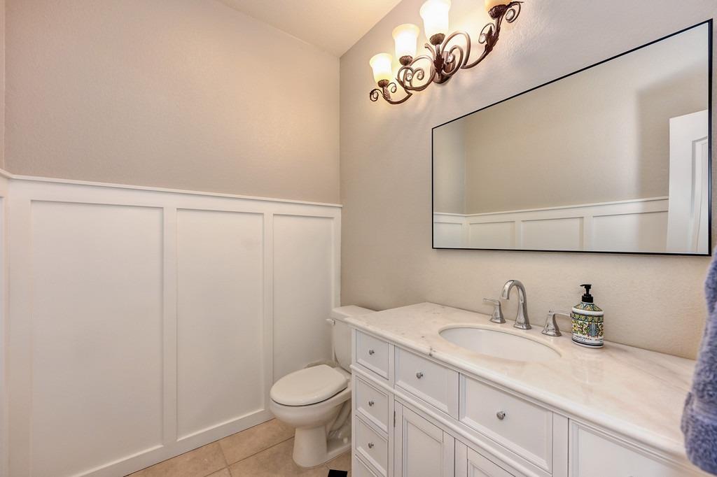 Detail Gallery Image 17 of 59 For 2460 Watercourse Way, Sacramento,  CA 95833 - 3 Beds | 2/1 Baths